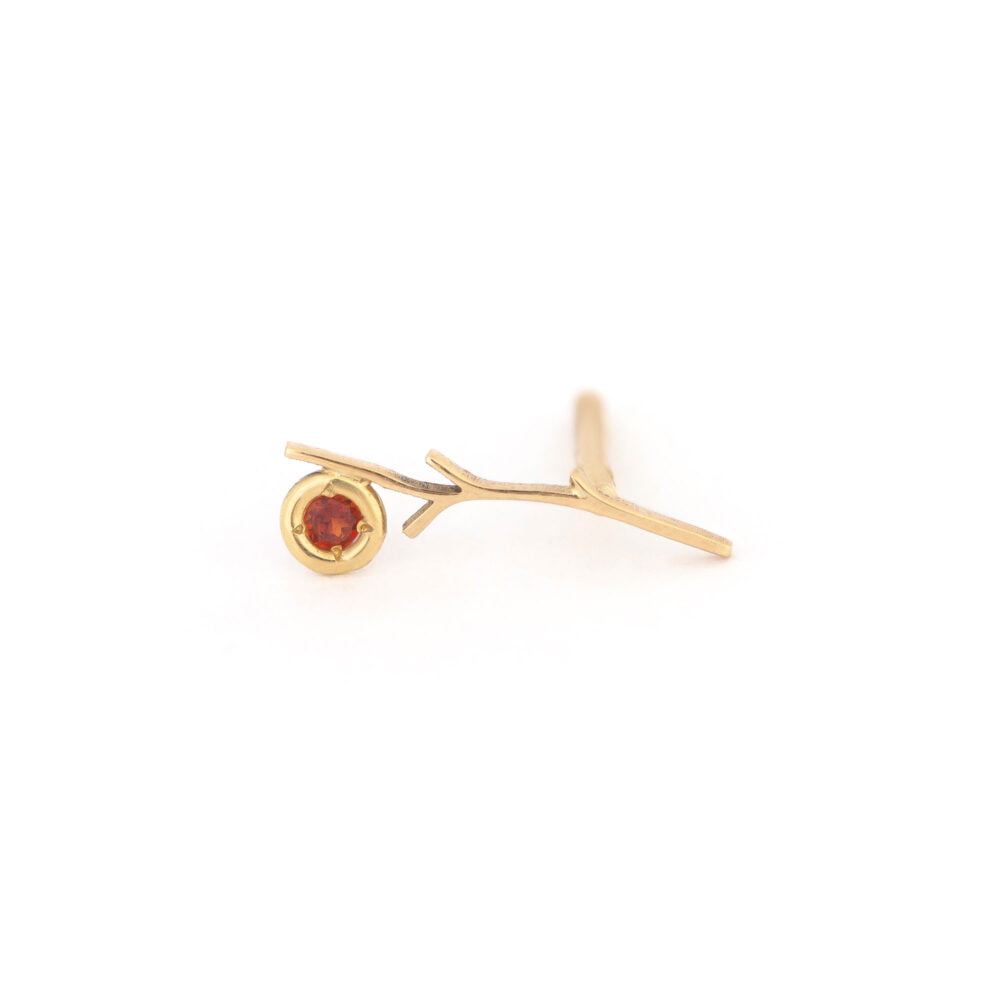 Branch earring with garnet (piece)